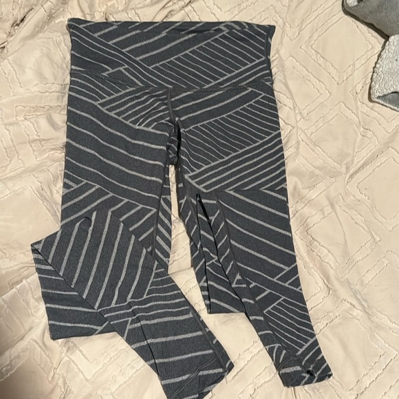 Lululemon abstract pattern legging - Picture 1 of 4